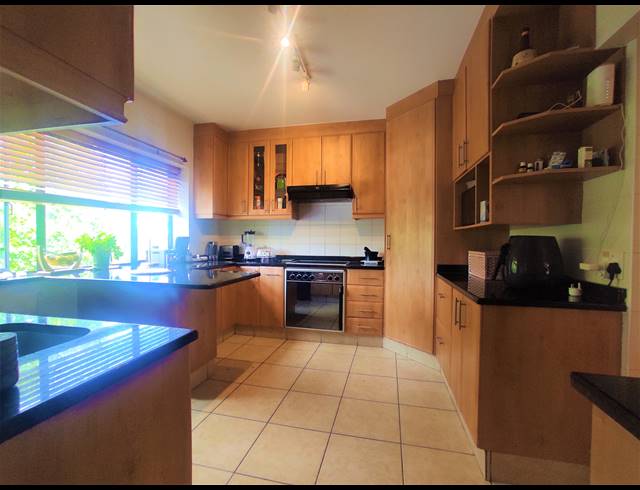 3 BEDROOM APARTMENT TO LET IN CLAREMONT UPPER